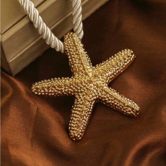 Anthropologie Gold oversized Starfish pendant cream rope Necklace - Picture 4 of 6